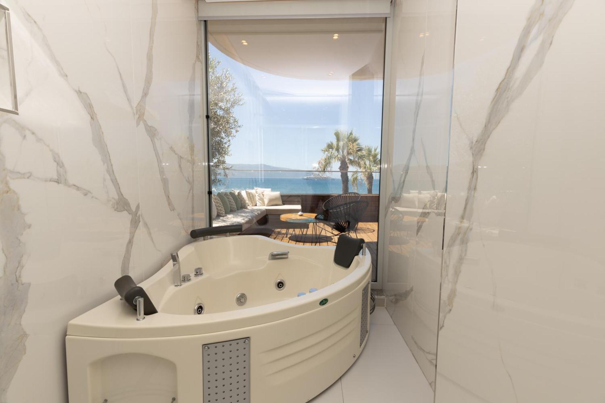 Belleview 1 *